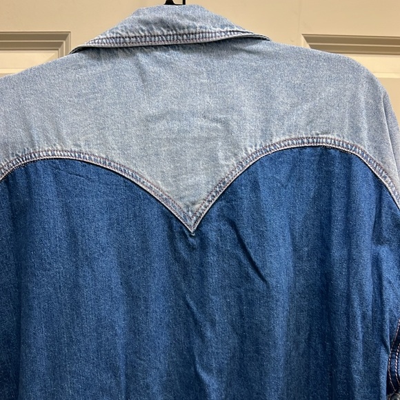 Fashion Nova Two-Tone Heart Blue Denim Jacket Size Large - Picture 2 of 8